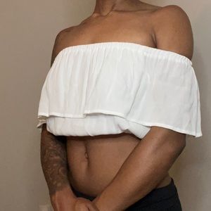 forever 21 off shoulder top. size medium.